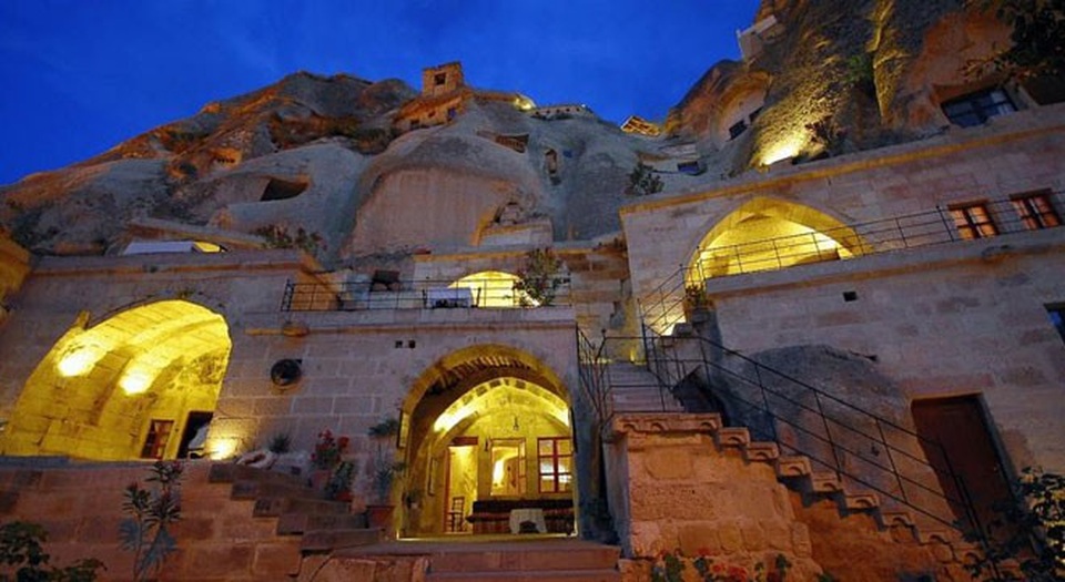 Trở về "thời tiền sử" tại 7 khách sạn hang động độc và lạ nhất hành tinh - 3