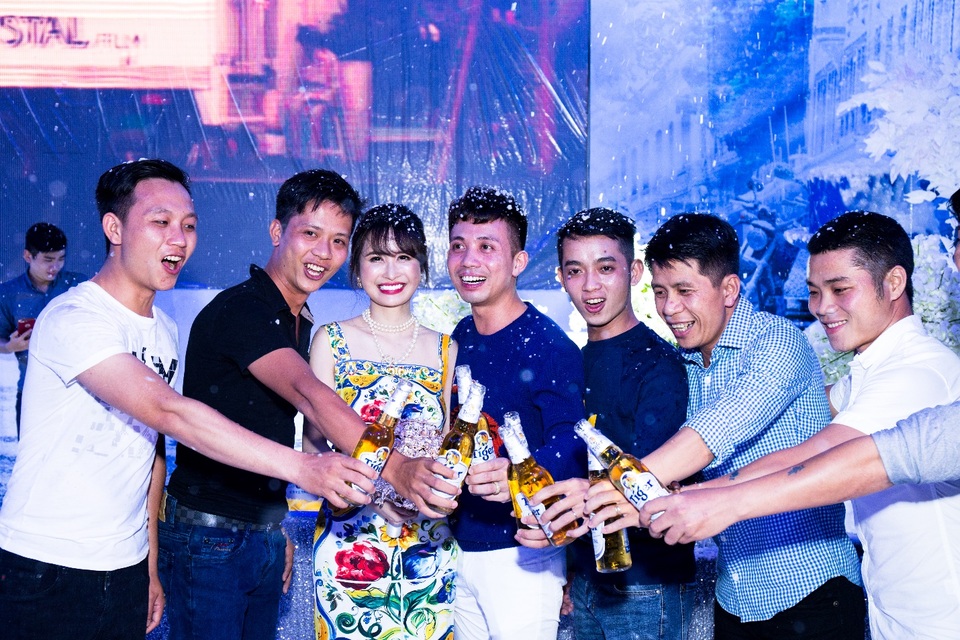 Dàn sao “khủng” hội ngộ đón giao thừa tại Siêu đại nhạc hội Tiger Remix - 9 Sảng khoái cùng Tiger Crystal.