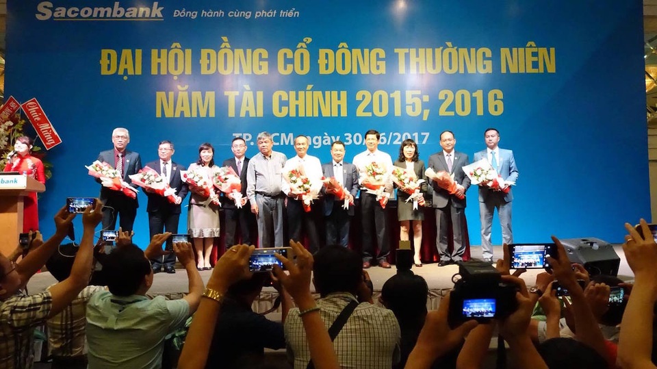 Ông Dương Công Minh chính thức ngồi vào "ghế nóng" Sacombank - 10 Thành viên HĐQT và BKS Sacombank nhiệm kỳ 2017 - 2021 ra mắt cổ đông