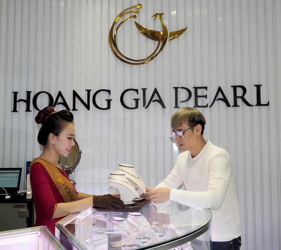 Nguyên Vũ tìm vật phẩm quý cho 25 năm ca hát - 9 Nam ca sĩ khá ưng ý vì đã chuẩn bị chu đáo để chương trình kỷ niệm 25 năm ca hát của mình.