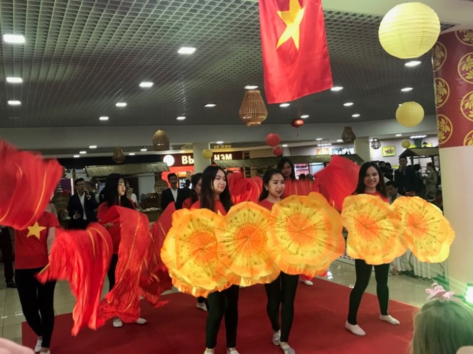 Rực rỡ Festival thức ăn đường phố Việt tại Nga - 10 Rực rỡ Festival thức ăn đường phố Việt tại Nga - 10