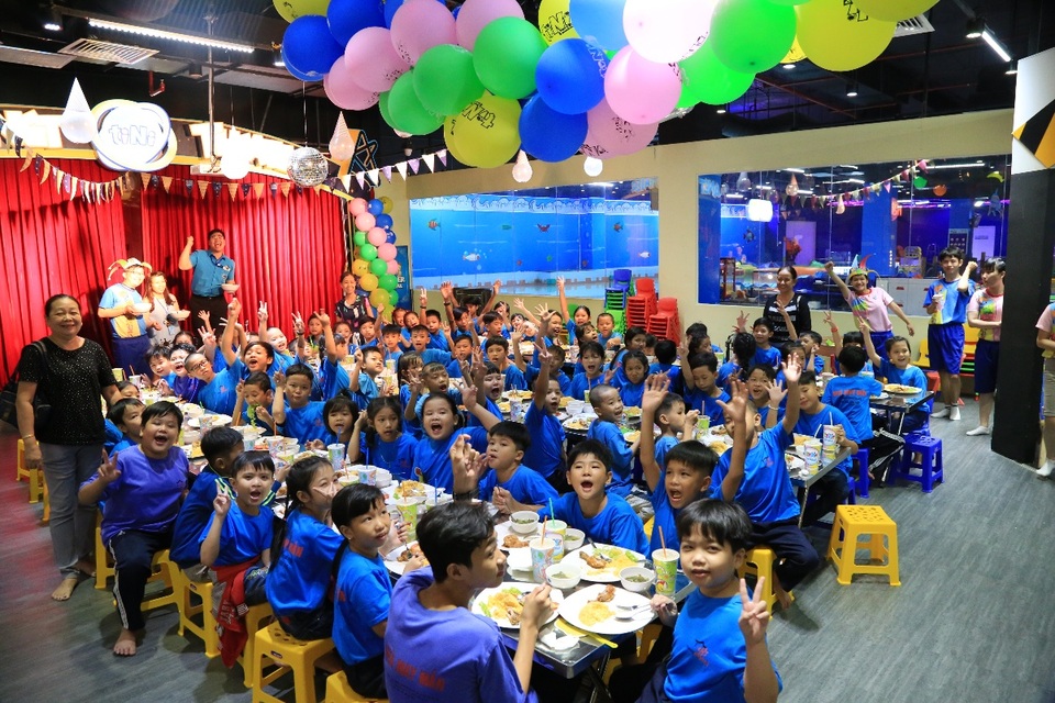 Dành tặng niềm vui tuổi thơ cho trẻ em có hoàn cảnh khó khăn, thiệt thòi - 9 Hy vọng rằng những khoảnh khắc vui chơi với tiNi Share Play Day sẽ là một kỷ niệm đẹp, phần nào bù đắp được những thiếu hụt của tuổi thơ các em
