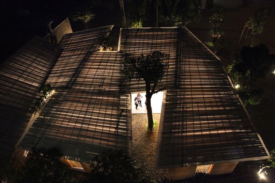 Đại diện Việt Nam đoạt Huy chương Vàng Kiến trúc Lục địa Á Âu - 9 
			Mành Mành salon (Khu đô thị Văn Quán, Hà Đông, Hà Nội) – Huy chương Bạc