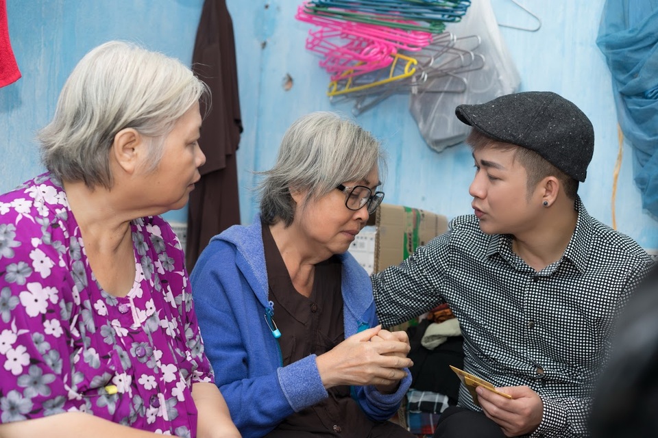 Quách Tuấn Du bất ngờ dự sự kiện cùng nghệ sĩ cải lương Trang Thanh Xuân - 1 Quách Tuấn Du bất ngờ dự sự kiện cùng nghệ sĩ cải lương Trang Thanh Xuân - 1