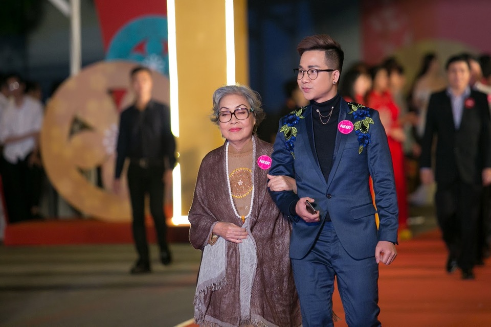 Quách Tuấn Du bất ngờ dự sự kiện cùng nghệ sĩ cải lương Trang Thanh Xuân - 3 Quách Tuấn Du bất ngờ dự sự kiện cùng nghệ sĩ cải lương Trang Thanh Xuân - 3