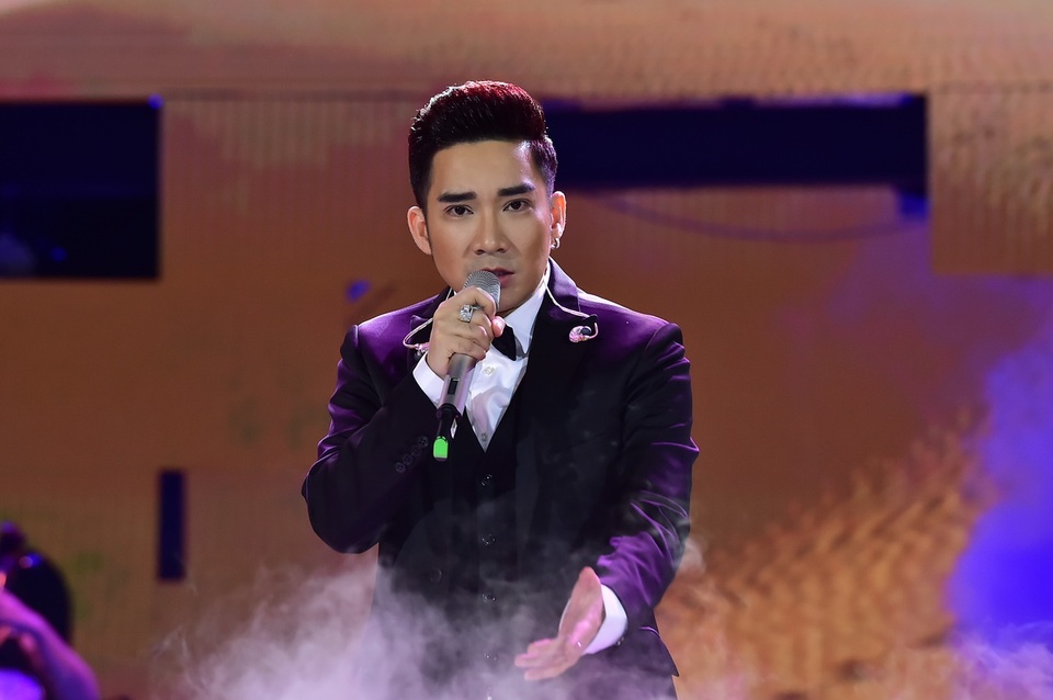 Phương Thanh "nối lại tình xưa" với Siu Black trong đêm nhạc Quang Hà - 2 Quang Hà nồng nàn khi hát về Hà Nội.