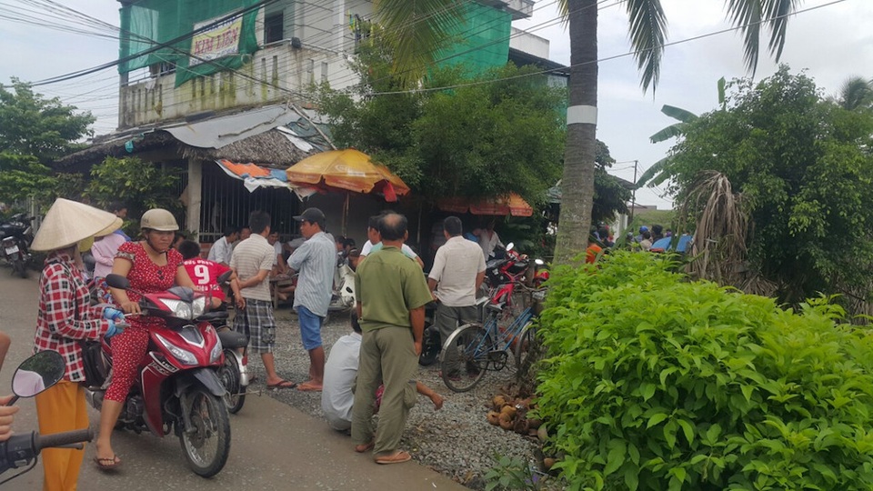 Một phụ nữ chết bất thường trong phòng trọ - 1 Hiện trường sự việc đang được cơ quan phong toả để điều tra.