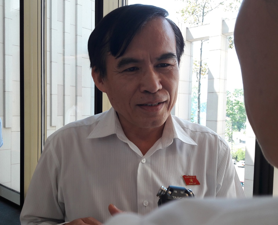 Cao tốc Bắc - Nam: Nỗi lo với 17/20 dự án thành phần là BOT - 1 Đại biểu Phùng Văn Hùng: Công trình lớn như vậy, tiêu tốn tới 10 tỷ USD (giai đoạn 1) thì dư luận phải biết, phải tạo sự đồng tình trong dư luận xã hội.