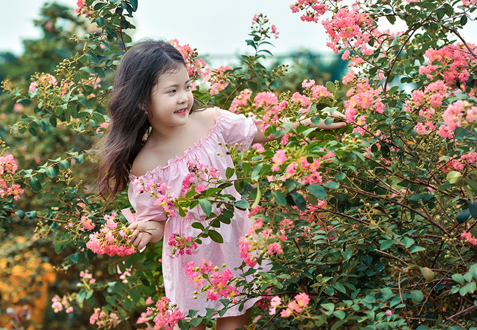 Bé gái 6 tuổi xinh xắn, tạo dáng cực đáng yêu trước ống kính - 10 Bé gái 6 tuổi xinh xắn, tạo dáng cực đáng yêu trước ống kính - 10