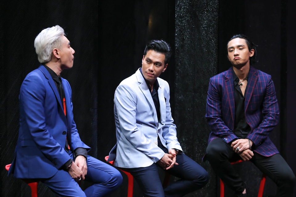 Phan Ngân The Face quyến rũ "ông trùm" Việt Anh - 1 Việt Anh và Kiều Minh Tuấn hào hứng khi xuất hiện bên cạnh các người đẹp và hỗ trợ diễn xuất