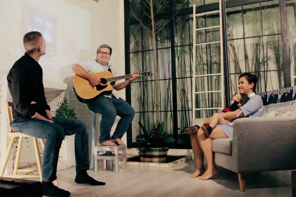 Phương Vy xúc động bật khóc trước tình yêu của chồng Tây - 1 Phương Vy xúc động bật khóc trước tình yêu của chồng Tây - 1