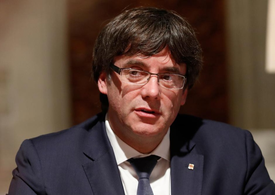 Tây Ban Nha phát lệnh bắt giữ Thủ hiến Catalonia bị phế truất - 1
Thủ hiến Catalonia bị phế truất Carles Puigdemont (Ảnh: Reuters)