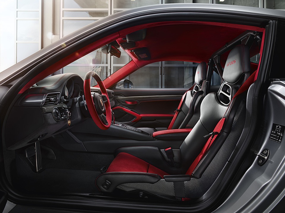 Porsche 911 GT2 RS 2018 sẽ không có sẵn tại Việt Nam - 5 Porsche 911 GT2 RS 2018 sẽ không có sẵn tại Việt Nam - 5