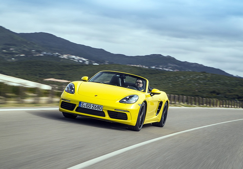 Porsche 718 Boxster - Niềm tự hào dòng roadster nước Đức - 3 Porsche 718 Boxster - Niềm tự hào dòng roadster nước Đức - 3