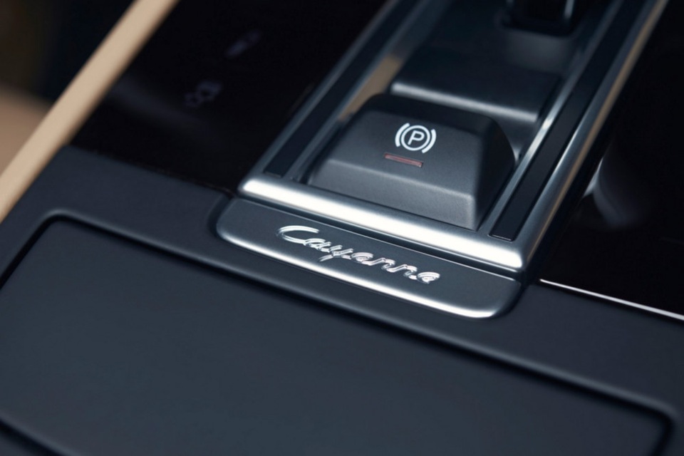 Porsche Cayenne thế hệ mới lộ diện trước giờ G - 14 Porsche Cayenne thế hệ mới lộ diện trước giờ G - 14