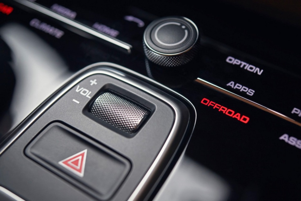 Porsche Cayenne thế hệ mới lộ diện trước giờ G - 16 Porsche Cayenne thế hệ mới lộ diện trước giờ G - 16