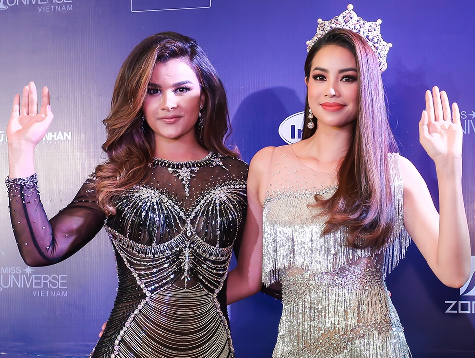 Hoa hậu Dominica muốn "mang" Hoa hậu Phạm Hương về nước - 3 Bên cạnh Phạm Hương còn có Hoa hậu Hoàn Vũ Dominica 2015 - Clarissa Molina, cô đến Việt Nam theo lời mời của Phạm Hương từ ngày 12-20/8.