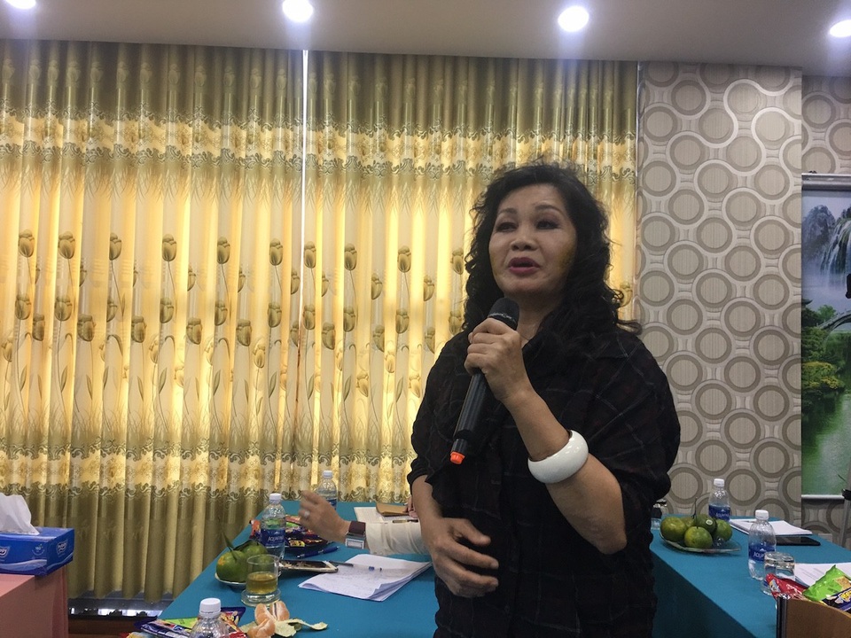 Doanh nghiệp ngoại "đánh gục" đối thủ nhờ... khủng hoảng truyền thông?! - 2 Nghệ sĩ Xuân Hương cho biết mình từng là nạn nhân của vụ tấn công mạng xã hội và cô cho biết dù bán nhà đi nữa vẫn quyết tâm theo đuổi vụ kiện để đòi lại danh dự