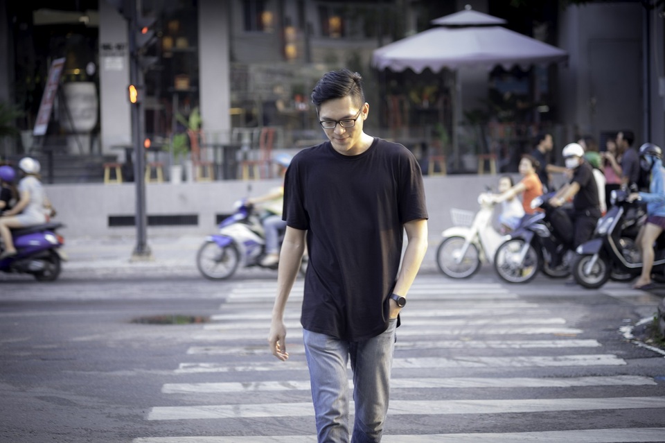 Giới trẻ hào hứng với xu hướng chụp ảnh được sao Hollywood khởi xướng - 2 Với chia sẻ giàu cảm xúc, bức ảnh của bạn trẻ này nhận được hơn 2000 lượt thích và bình luận.