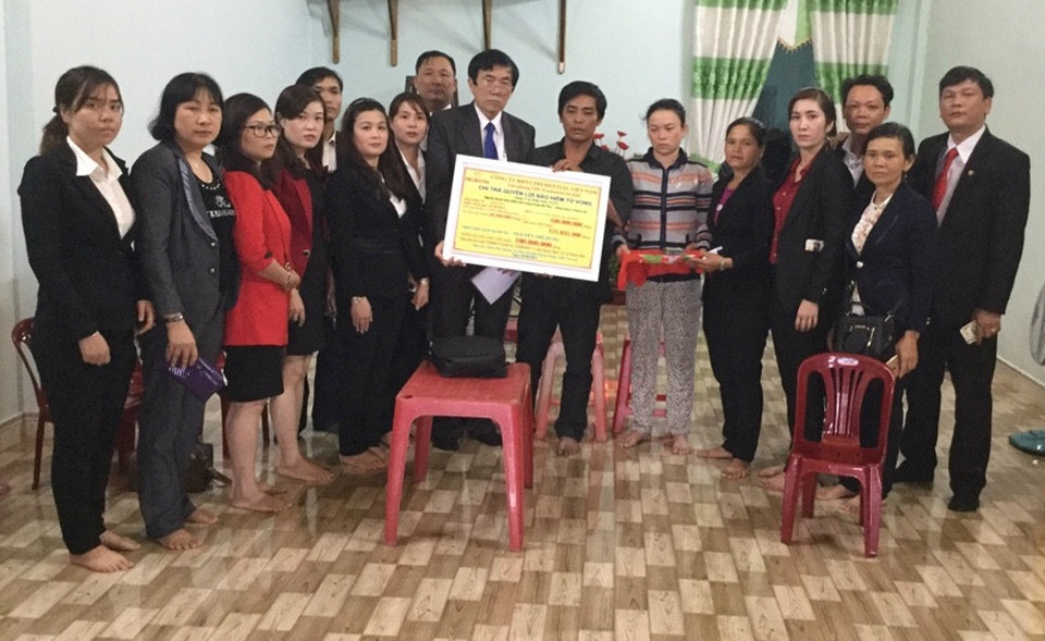 Prudential chi trả nhanh quyền lợi bảo hiểm cho học sinh bị tai nạn giao thông xe buýt tại Gia Lai - 1 Prudential chi trả nhanh quyền lợi bảo hiểm cho học sinh bị tai nạn giao thông xe buýt tại Gia Lai - 1