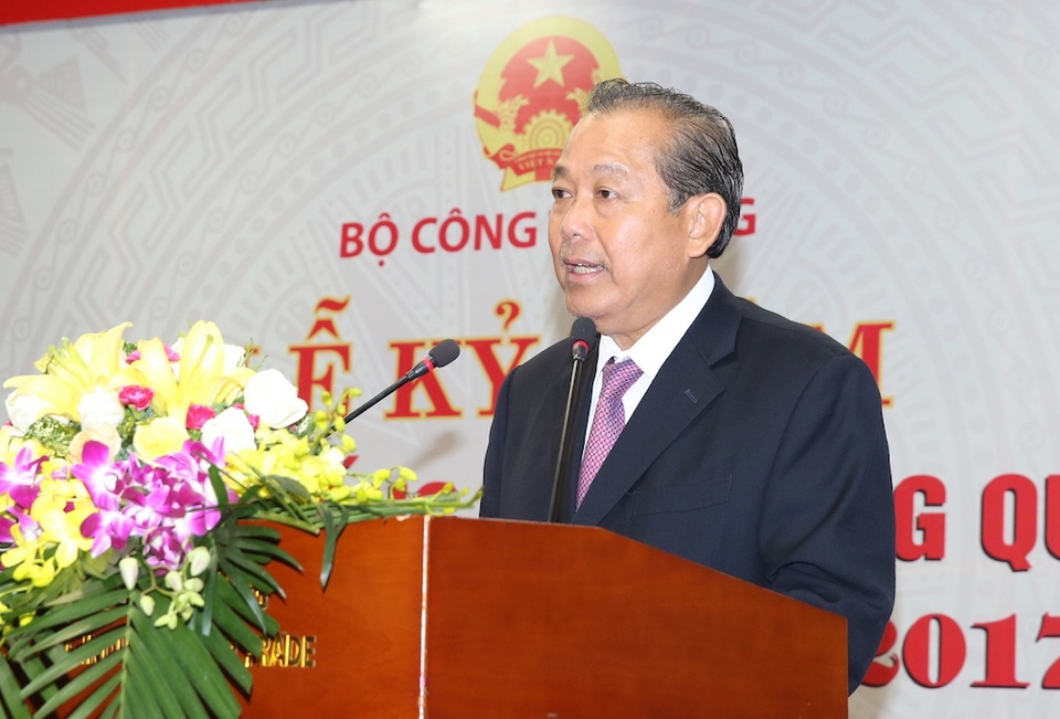Phó Thủ tướng: “Không chấp nhận Quản lý thị trường tiếp tay, bảo kê cho vi phạm” - 1 Phó Thủ tướng Thường trực Chính phủ Trương Hòa Bình yêu cầu lực lượng quản lý thị trường chấn chỉnh hoạt động thanh tra, kiểm tra đối với doanh nghiệp (ảnh: VGP)