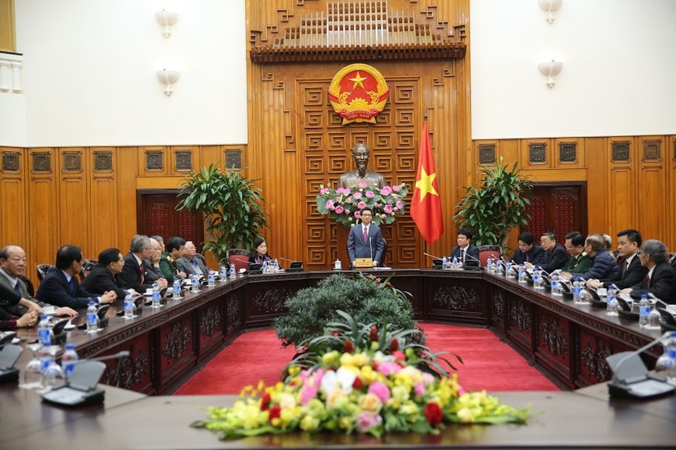 Phó thủ tướng Vũ Đức Đam: Đã đến lúc cần cân bằng lại 2 "chân" của ngành y - 1
Toàn cảnh cuộc gặp mặt các lãnh đạo và cựu lãnh đạo ngành Y tại Văn phòng Chính phủ