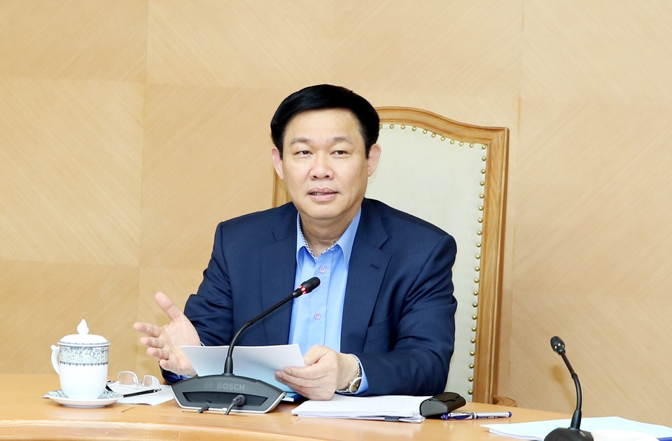 Phó Thủ tướng: Xử nghiêm “sếp” doanh nghiệp cố tình sai phạm trong cổ phần hóa - 1 Phó Thủ tướng Vương Đình Huệ yêu cầu phải xác định trách nhiệm trong cổ phần hóa DNNN.