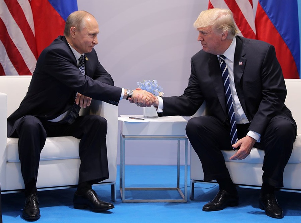 10 phát ngôn tiết lộ cách nhìn thế giới của Tổng thống Putin - 1
Tổng thống Nga Vladimir Putin (trái) và người đồng cấp Mỹ Donald Trump (Ảnh: Reuters)
