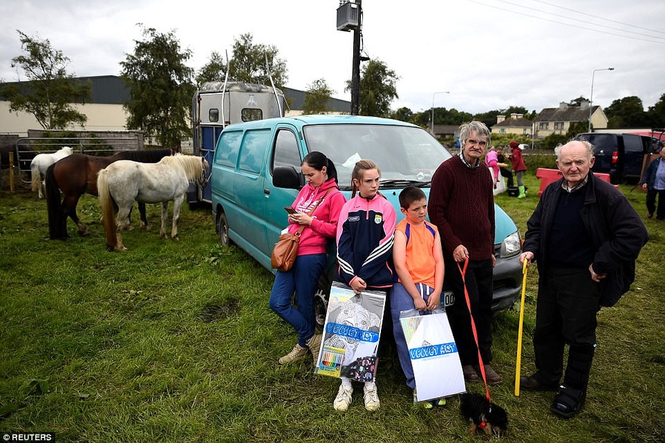 Lễ hội kỳ lạ nhất thế giới: Đưa dê lên làm vua - 7 Ngày hội thứ 2 sẽ diễn ra là ngày hội dành cho bò và lễ hội ngựa