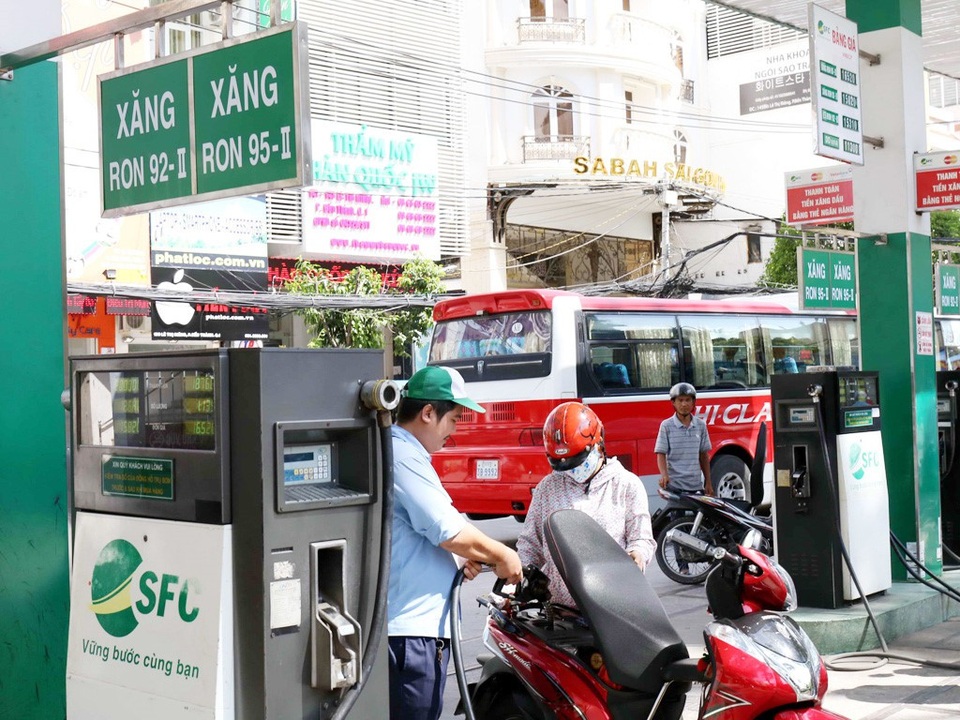 Loại bỏ Ron 92, sẵn sàng E5 - 2 PV Oil và Petrolimex đã sẵn sàng cung cấp xăng E5