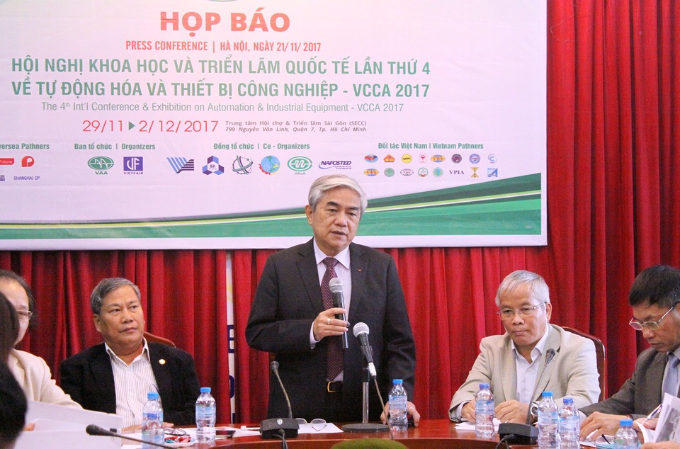 VCCA 2017: Khẳng định vai trò của tự động hóa đối với phát triển kinh tế - xã hội - 1
Tiến sĩ Nguyễn Quân, nguyên Bộ trưởng Bộ Khoa học và Công nghệ, Chủ tịch VAA phát biểu tại buổi họp báo.
