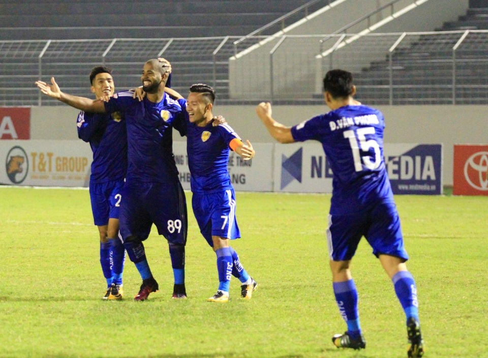 Thắng Than Quảng Ninh, Quảng Nam mở toang cánh cửa vô địch V-League - 1 Đinh Thanh Trung (7) ấn định chiến thắng 2-1 cho Quảng Nam.