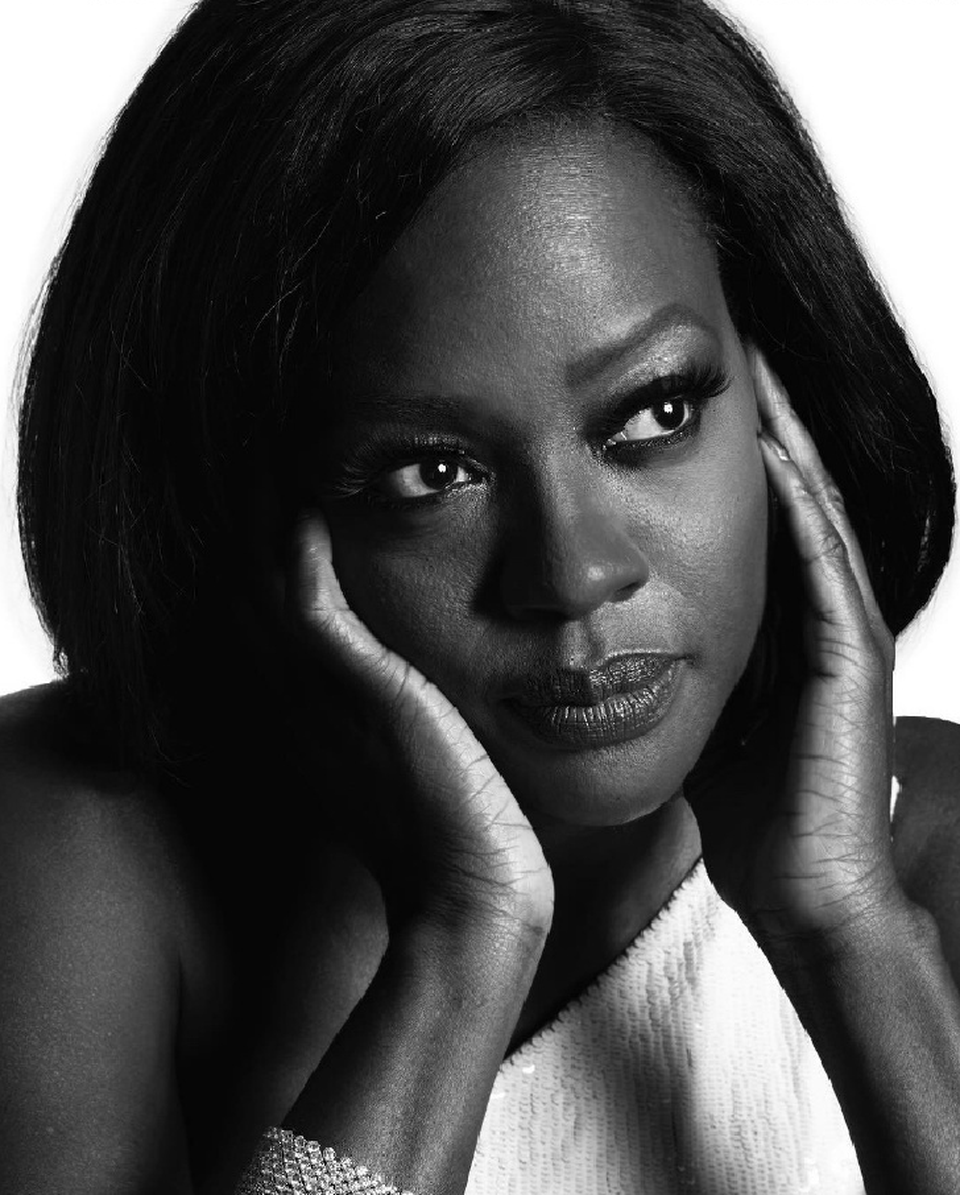Khoảnh khắc đen trắng ấn tượng của dàn sao nhận giải Quả cầu vàng lần thứ 74 - 6
Viola Davis nhận giải Nữ diễn viên phụ xuất sắc nhất Quả cầu vàng năm 2017 và đây là giải thưởng Quả cầu vàng đầu tiên của ngôi sao da màu tài năng này.