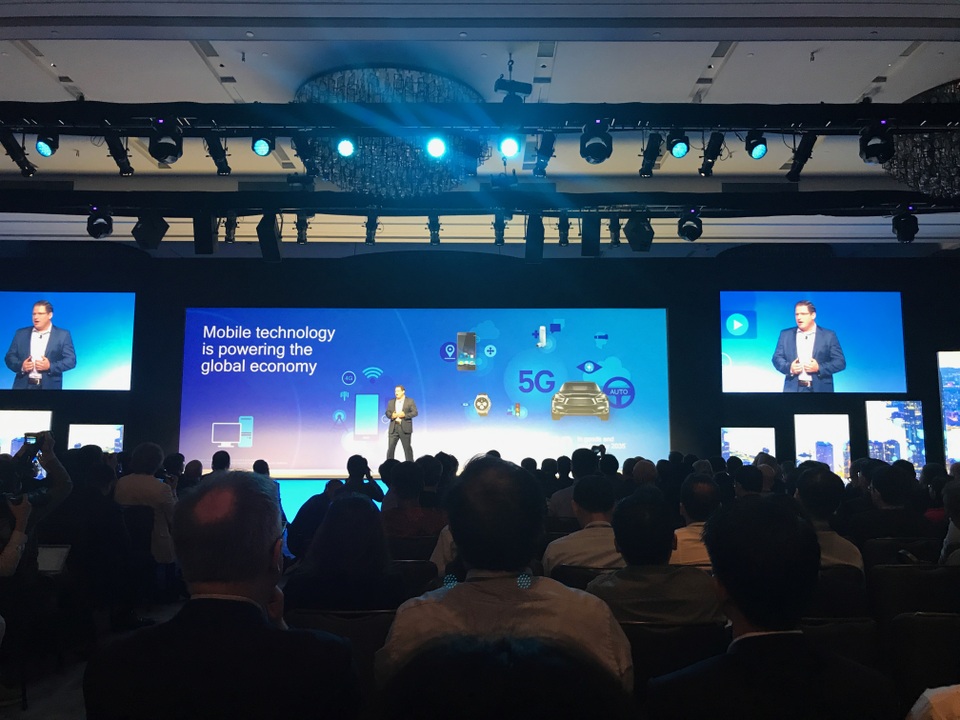 Qualcomm sẽ cạnh tranh trên thị trường máy tính cùng với Intel và AMD - 1
Hội nghị Qualcomm Summit 2017 vừa diễn ra tại Hongkong