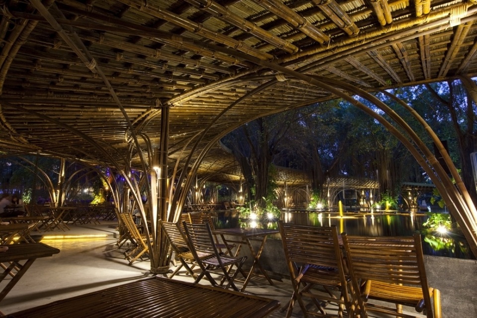 Không gian quán tạo sự tò mò cho du khách.