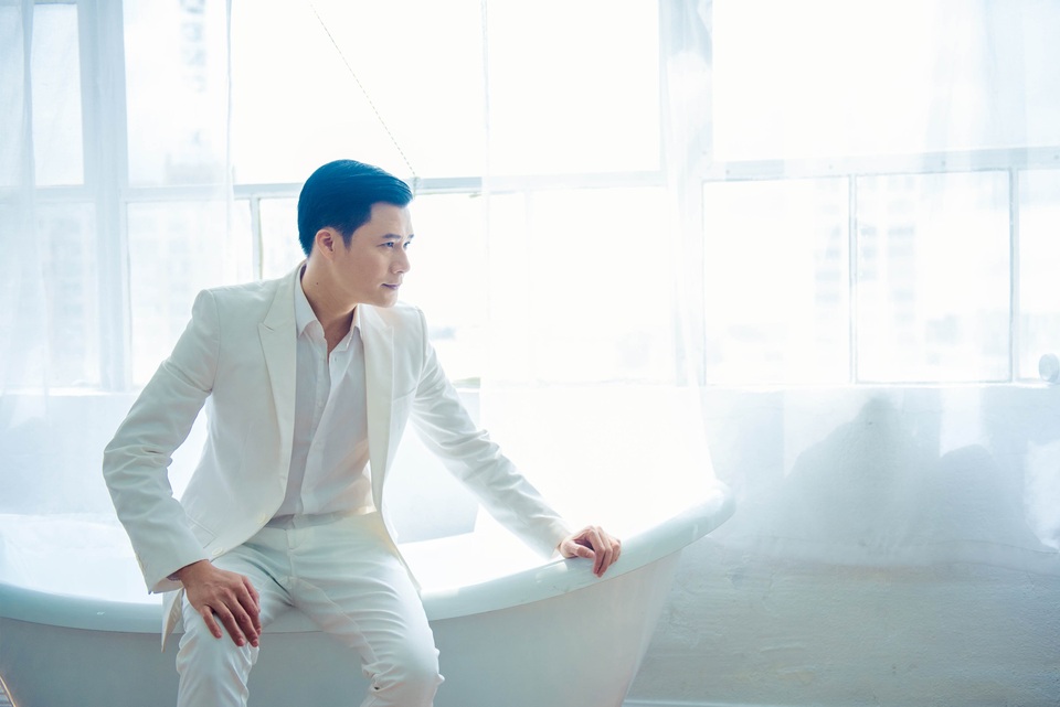 Quang Dũng lần đầu táo bạo với MV nhiều cảnh nóng - 7 Quang Dũng lần đầu táo bạo với MV nhiều cảnh nóng - 7