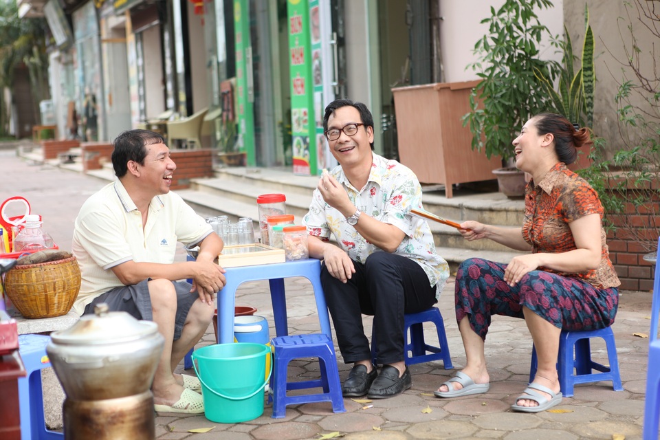 Nghệ sỹ Quang Thắng: “Nếu sống vì tiền, tôi ốm chắc không ai thăm” - 4 Phim chứa đựng nhiều tình huống dở khóc dở cười với những câu chuyện xoay quanh cuộc sống của một khu chung cư.