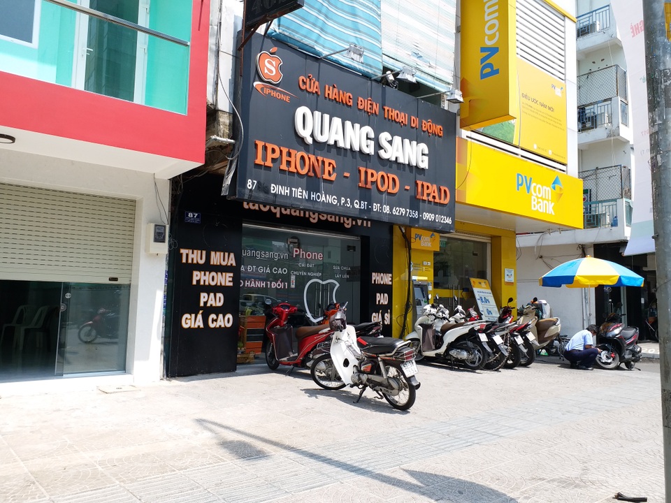 Cửa hàng vội vã gỡ bỏ logo "ăn theo" Apple để tránh kiện tụng - 9