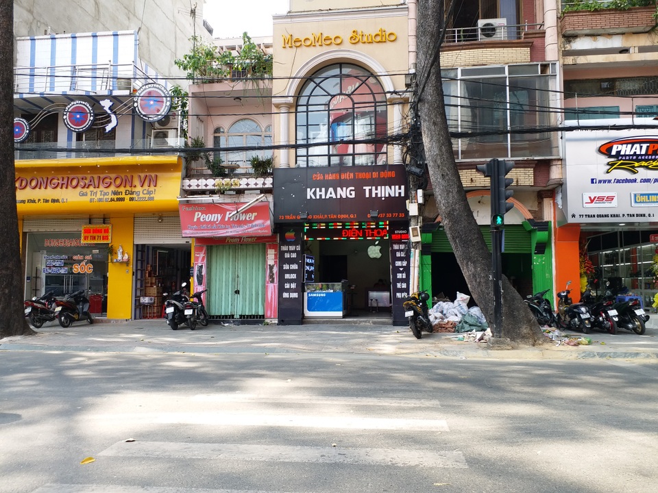 Cửa hàng vội vã gỡ bỏ logo "ăn theo" Apple để tránh kiện tụng - 3