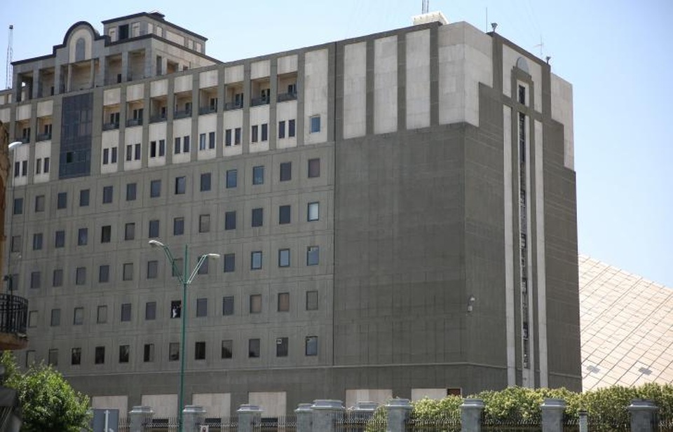 Trụ sở quốc hội Iran bị tấn công, 12 người chết - 2
Tòa nhà quốc hội Iran (Ảnh: Reuters)