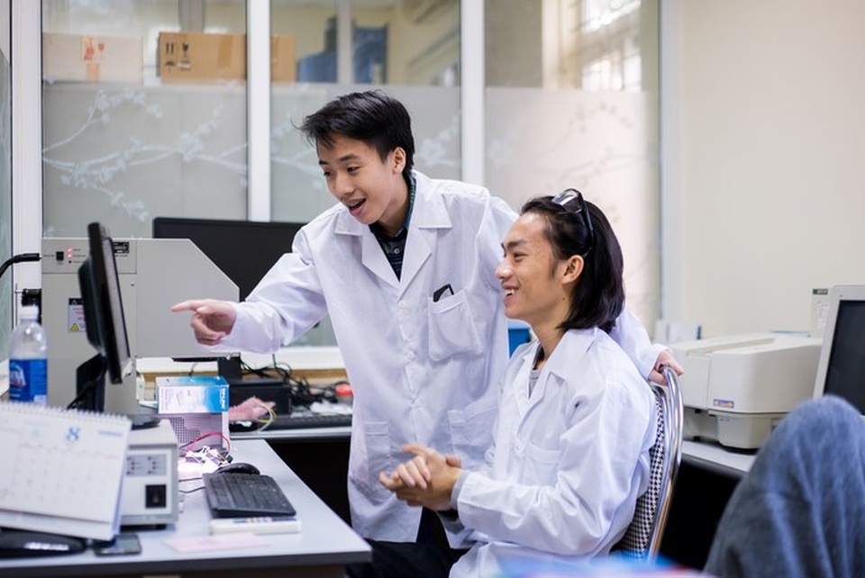 Chàng trai tuổi 17 đỗ trường ĐH thuộc top 5 tốt nhất nước Mỹ - 3
Nam sinh 17 tuổi say mê làm khoa học.