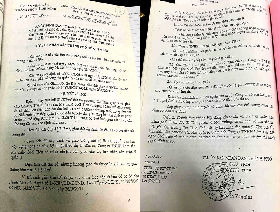 Dự án tái định cư "ngủ" 10 năm bị thu hồi, người dân gian nan đòi đất! - 1
Tháng 10/2003, UBND TP HCM ban hành quyết định 3441/QĐ-UB ngày 19/8//2003 về việc thu hồi hơn 81.500m2 đất tại phường Tân Phú (Q.9) và giao đất cho Công ty TNHH Lâm sản Mỹ nghệ Suối Tiên (nay là Công ty CP Du lịch Văn hóa Suối Tiên, viết tắt là KDL Suối Tiên) để đầu tư xây dựng Dự án Khu tái định cư (TĐC) phục vụ dự án mở rộng Khu lâm trại Suối Tiên.