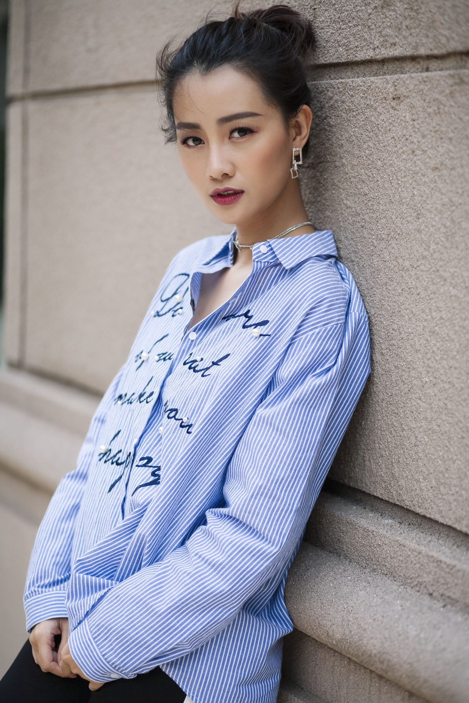 BTV Quỳnh Chi: “Cuối năm tính chuyện sinh con dù có chồng hay không” - 1 Quỳnh Chi chia sẻ, từnglà một cô gái chỉ thích một cuộc sống an nhàn, tìm một người đàn ông để xây dựng gia đình, công việc dừng lại ở mức ổn định là đủ. Nhưng giờ đây, quan điểm đó đã thay đổi.