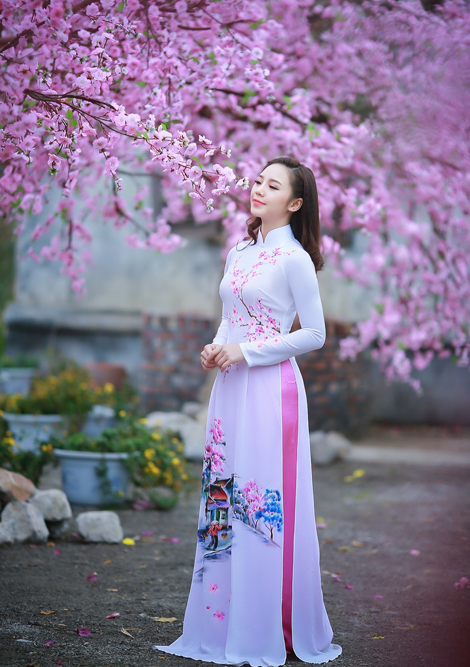 “Loa phường” Quỳnh Kool đáng yêu trong tà áo dài đón Xuân - 2 “Loa phường” Quỳnh Kool đáng yêu trong tà áo dài đón Xuân - 2