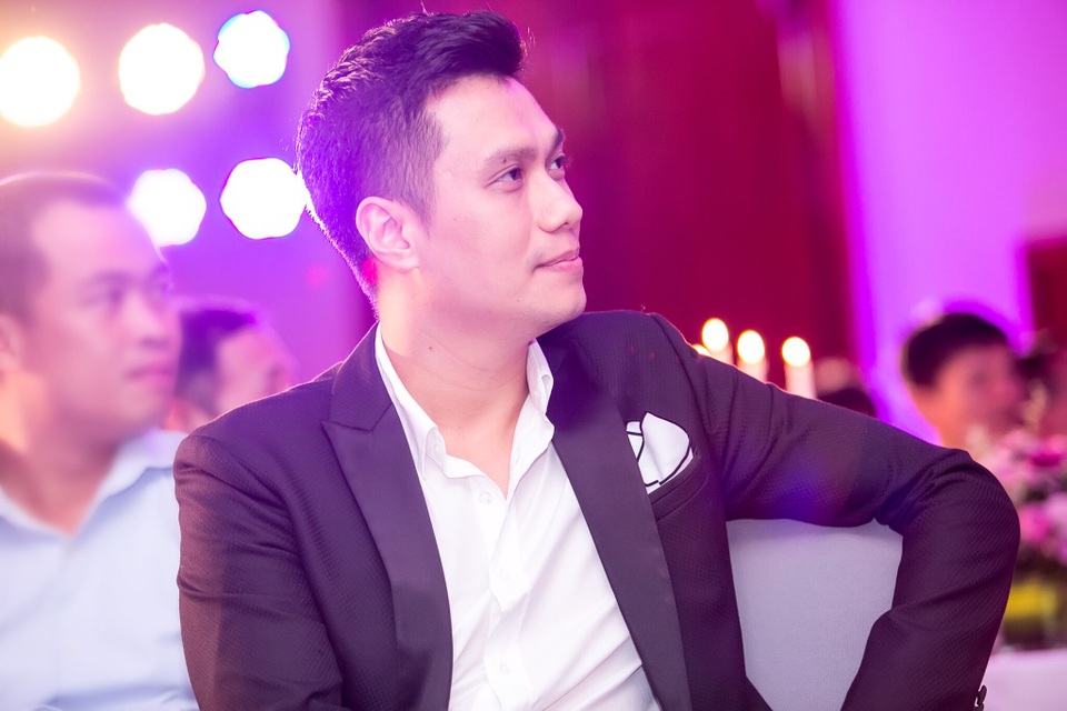 Diễn viên Việt Anh tậu xe chục tỷ sau “Người phán xử” - 7 Diễn viên Việt Anh tậu xe chục tỷ sau “Người phán xử” - 7