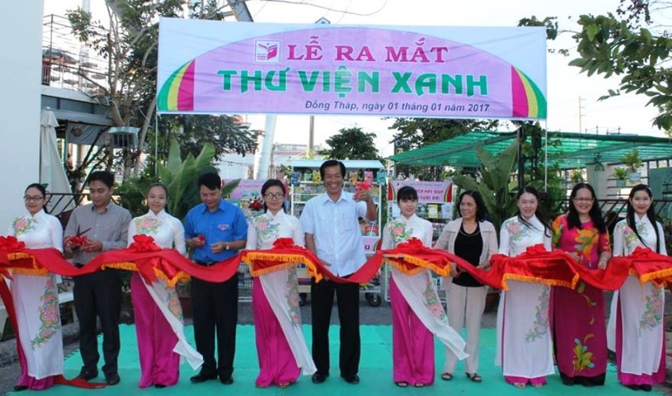 Ra mắt Thư viện xanh… - 1 Lãnh đạo Sở Văn hóa, Thể thao và Du lịch tỉnh Đồng Tháp vừa tổ chức ra mắt Thư viện xanh phục vụ công cộng
