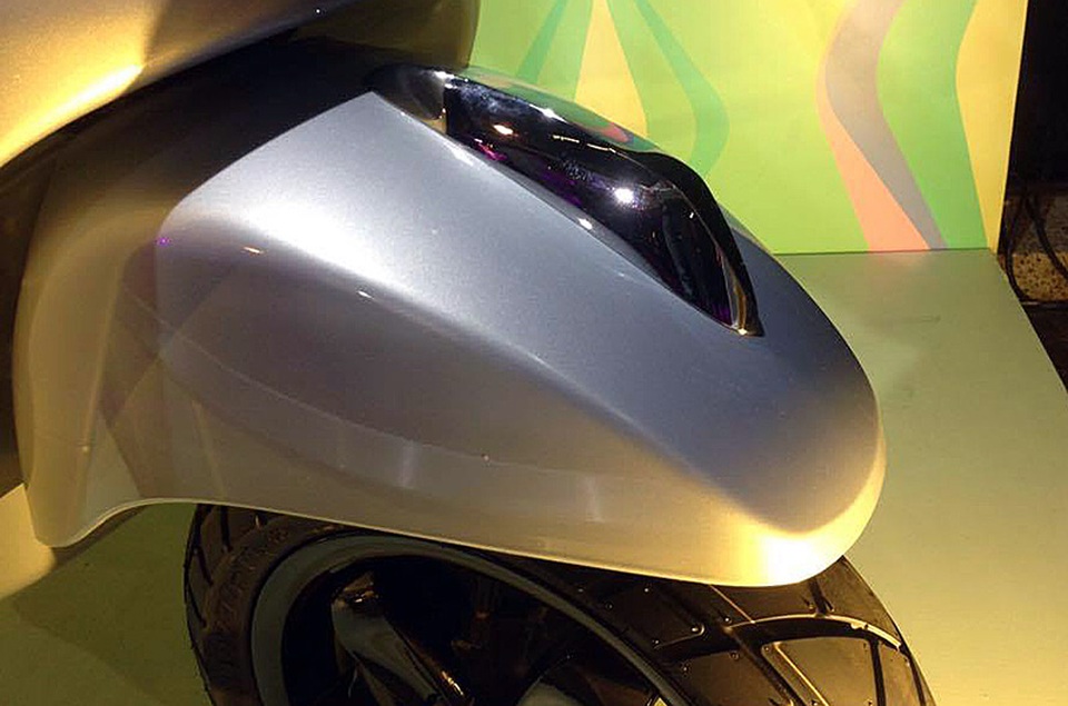 Piaggio ra mắt Vespa iGet LX 125 - 2