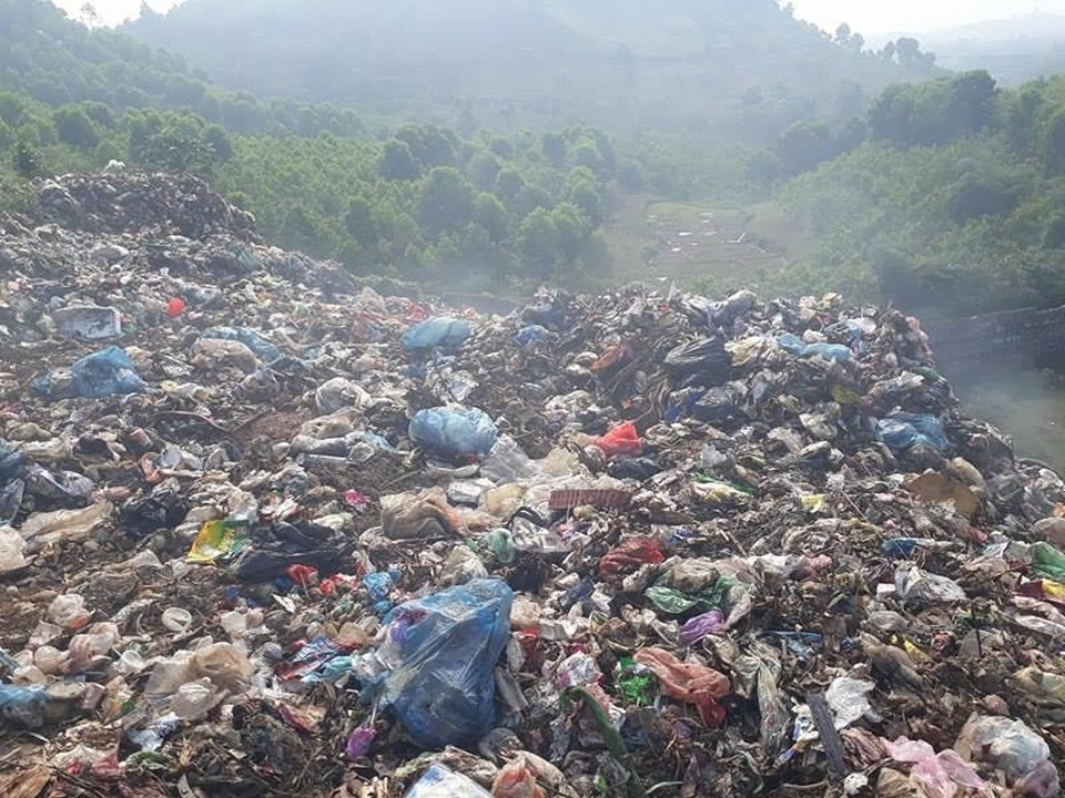 Lò đốt rác tiền tỷ bỏ hoang, người dân khốn đốn vì ô nhiễm - 3 Bãi rác làm đảo lộn cuộc sống của hàng trăm hộ dân