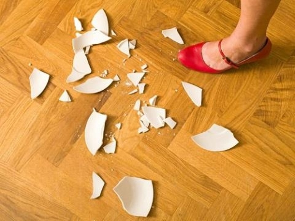 Những điều kiêng kỵ và cách chuẩn bị mâm cúng ngày Rằm tháng Giêng - 1 Ngày Rằm tháng Giêng không nên làm vỡ đồ đạc.