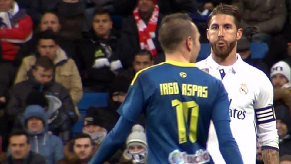 Sergio Ramos bị tố “phun mưa” vào đối thủ - 1 Hành động xấu xí của Sergio Ramos với Iago Aspas